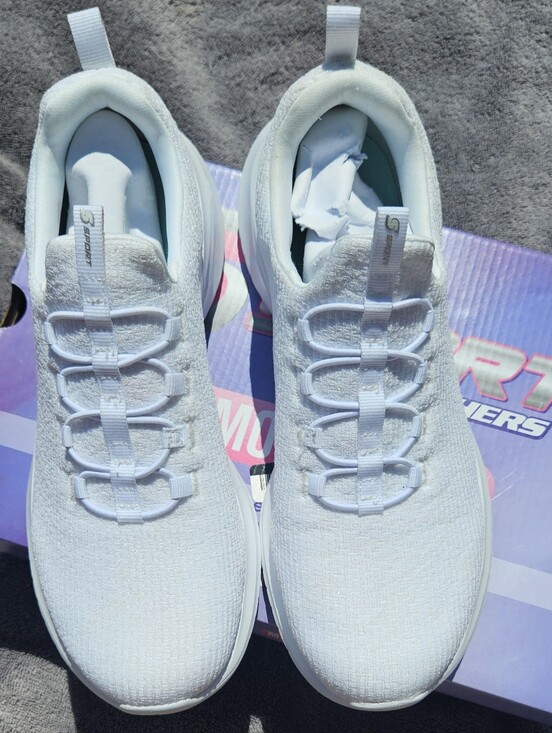 Skechers Shoes - Skechers Women’s All-White Knit Slip-On Athletic Sneakers Size 8.